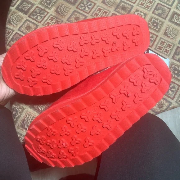 Shoes - Picture 2 of 3